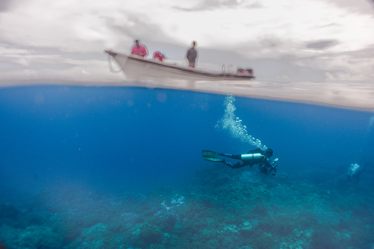 Tender boat picks up an Indonoceans’ diver