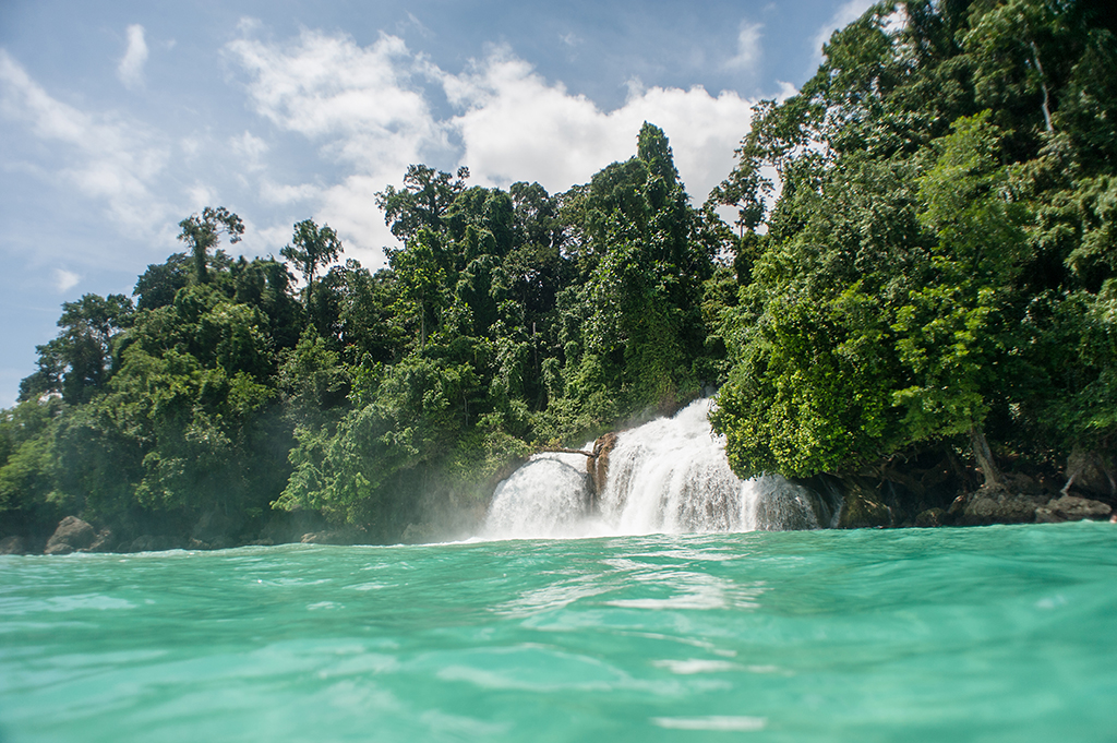 Momon waterfall, West Papua